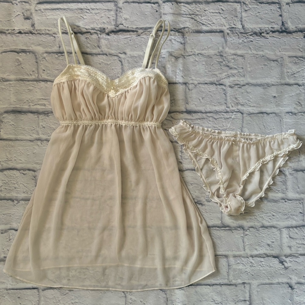 Gilligan & O’Malley Sheer Lace Cream Chemise and Panty Set Size Small NWOT